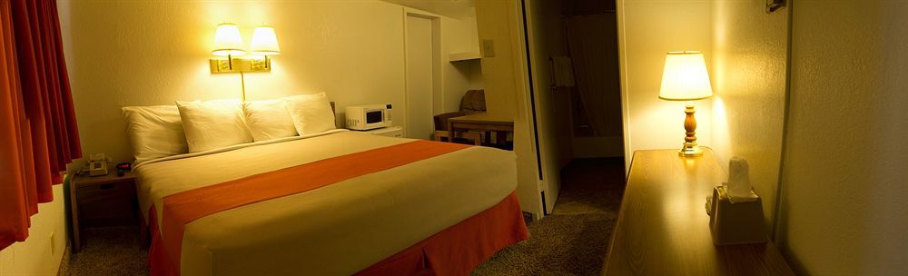 Capitol Inn & Suites Pierre Bagian luar foto