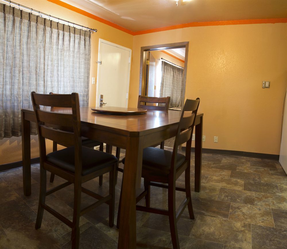 Capitol Inn & Suites Pierre Bagian luar foto