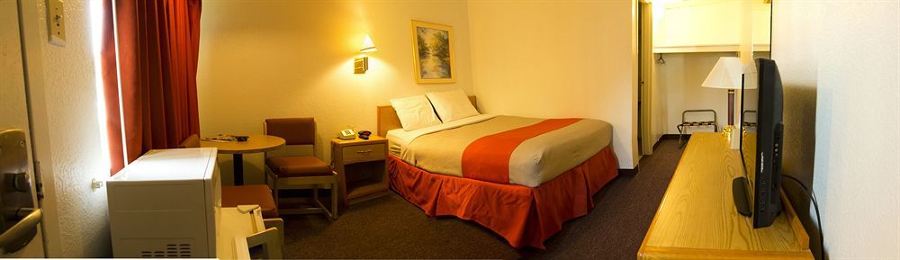 Capitol Inn & Suites Pierre Bagian luar foto
