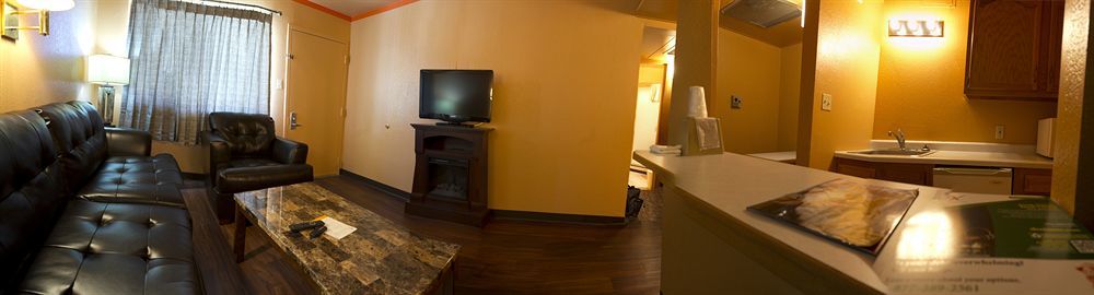 Capitol Inn & Suites Pierre Bagian luar foto